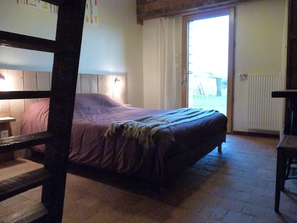 Chambres D'Hotes Le Chateau Rouge Saint-Germain-sur-Moine Экстерьер фото