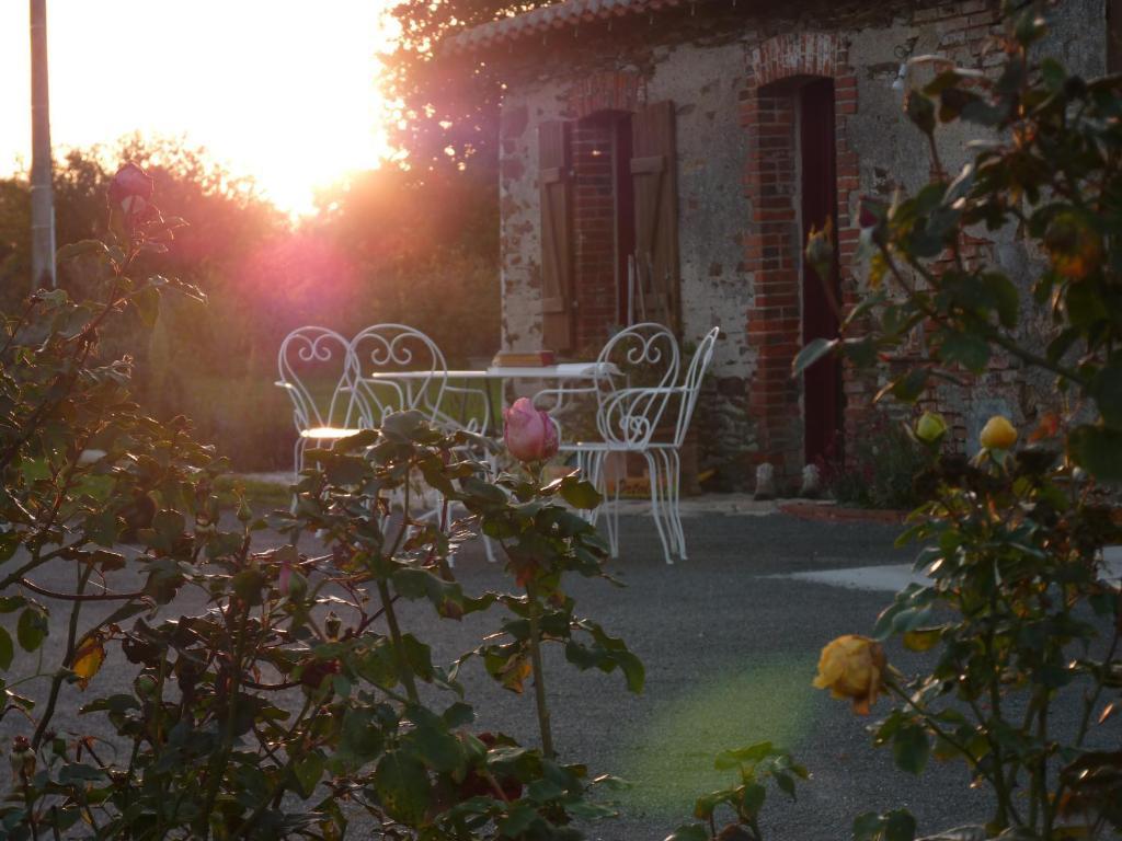 Chambres D'Hotes Le Chateau Rouge Saint-Germain-sur-Moine Экстерьер фото